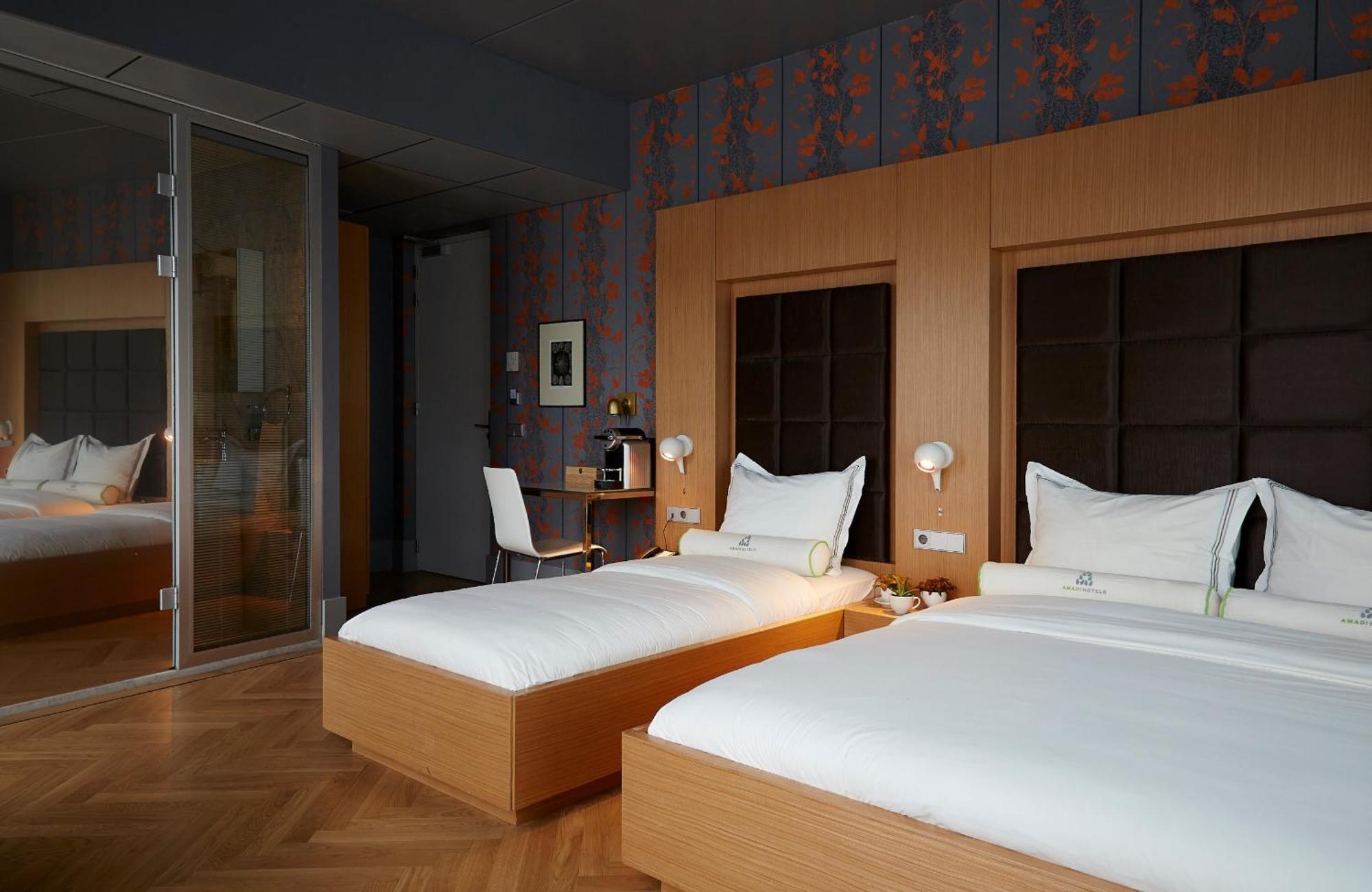 Amadi Park Hotel Amsterdam Exterior photo