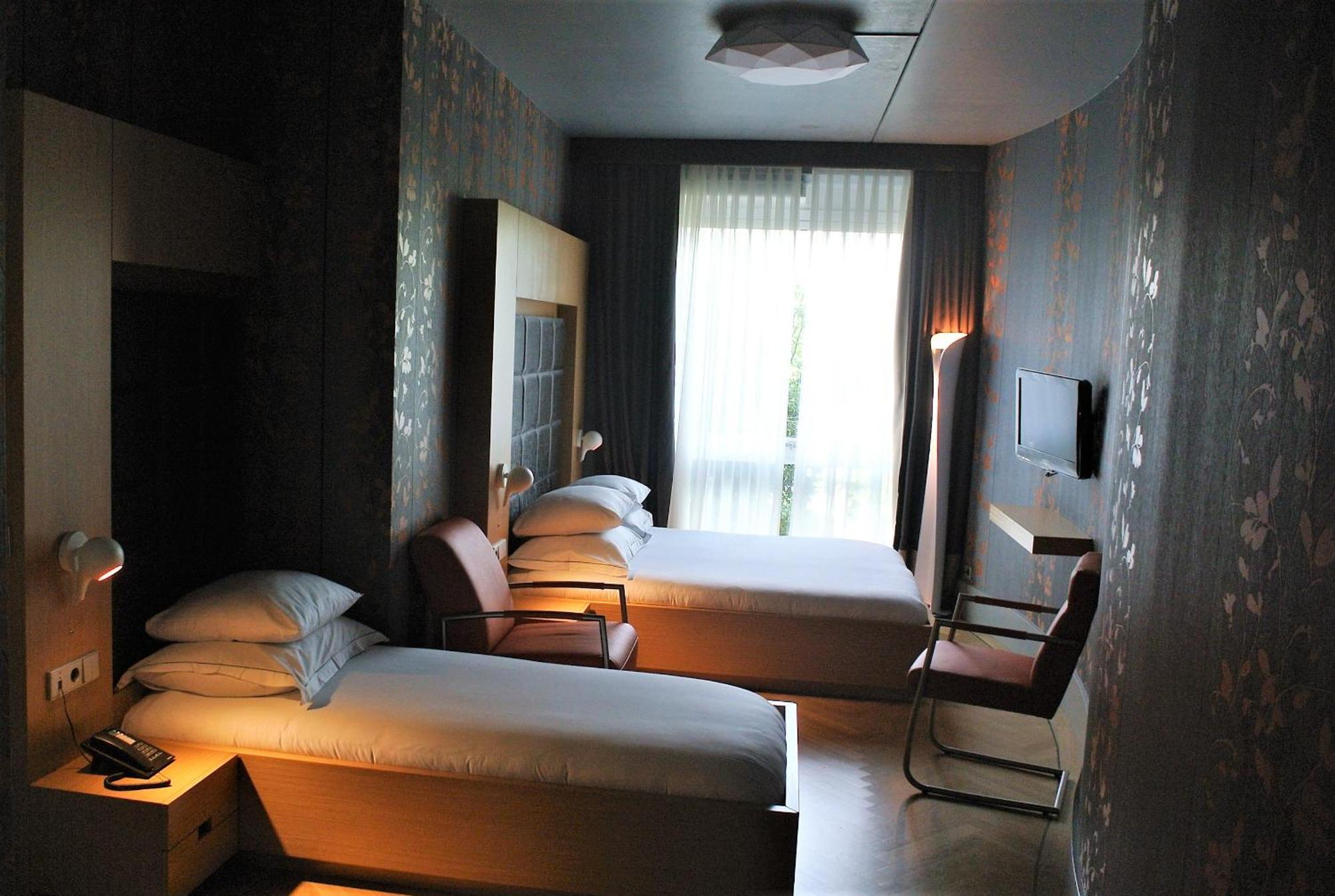 Amadi Park Hotel Amsterdam Exterior photo